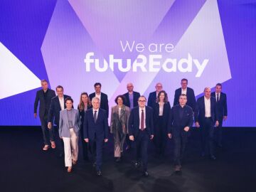 Renault Group lanza futuREady y anuncia 30 nuevos modelos de coche en una nueva era estratégica Renault Group lanza futuREady y anuncia 30 nuevos modelos de coche en una nueva era estratégica