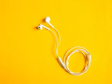 El uso abusivo de auriculares est&aacute; causando sorderas irreversibles entre los j&oacute;venes, una moda que puede afectar a la salud de toda una generaci&oacute;n
