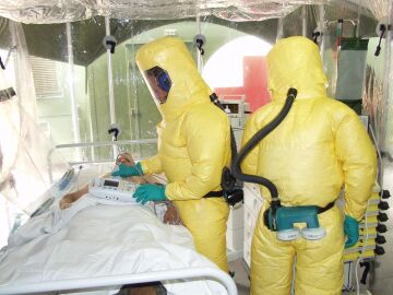 Alerta internacional ante el resurgir del &eacute;bola; la OMS declara la emergencia en el Congo y Uganda
