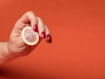 Miguel Ángel Llamas: "No hay que poner un estigma al uso del preservativo, hay que utilizarlo porque es el único método que puede evitar este tipo de problemas" Miguel Ángel Llamas: "No hay que poner un estigma al uso del preservativo, hay que utilizarlo porque es el único método que puede evitar este tipo de problemas"