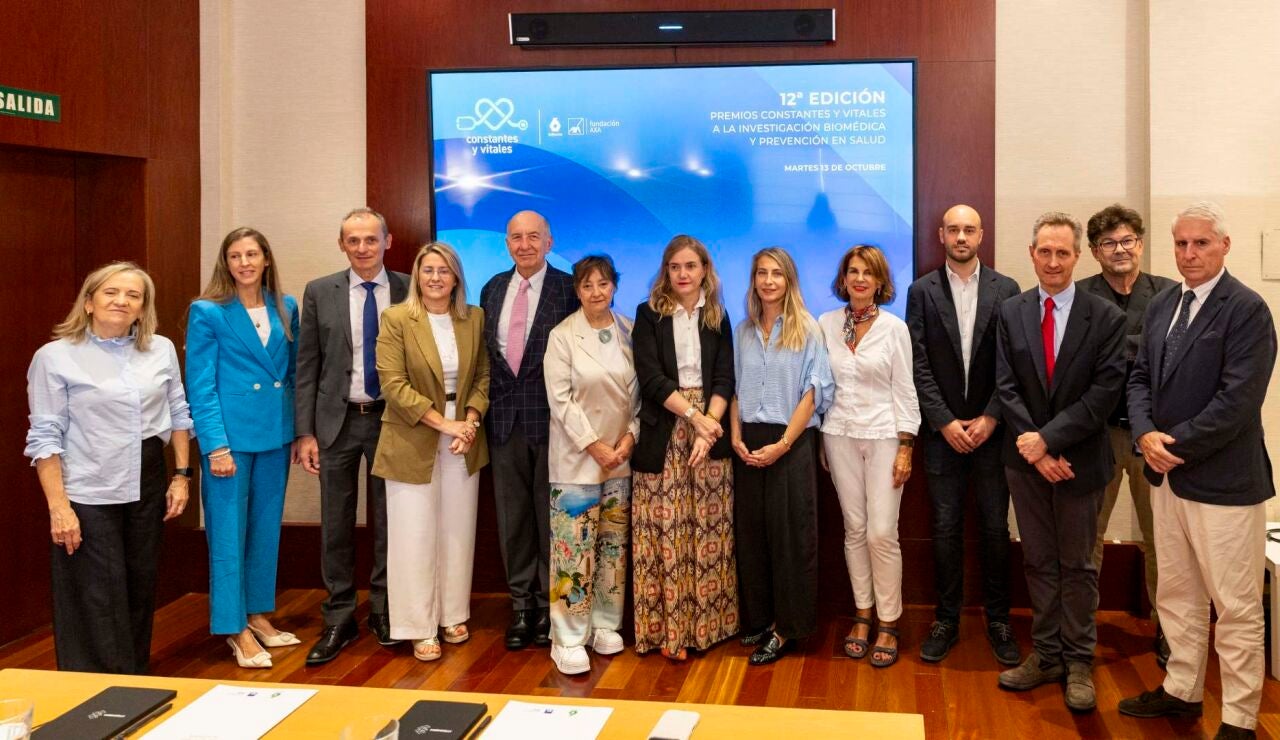Foto de familia del jurado de los Premios Constantes y Vitales
